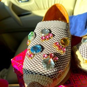 Tori Burch daisy Crystal Slip on Sz 8 NIB